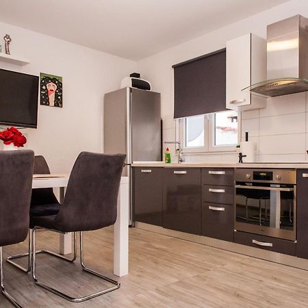 Miki - City Center Apartment With Large Balcony Сплит Екстериор снимка