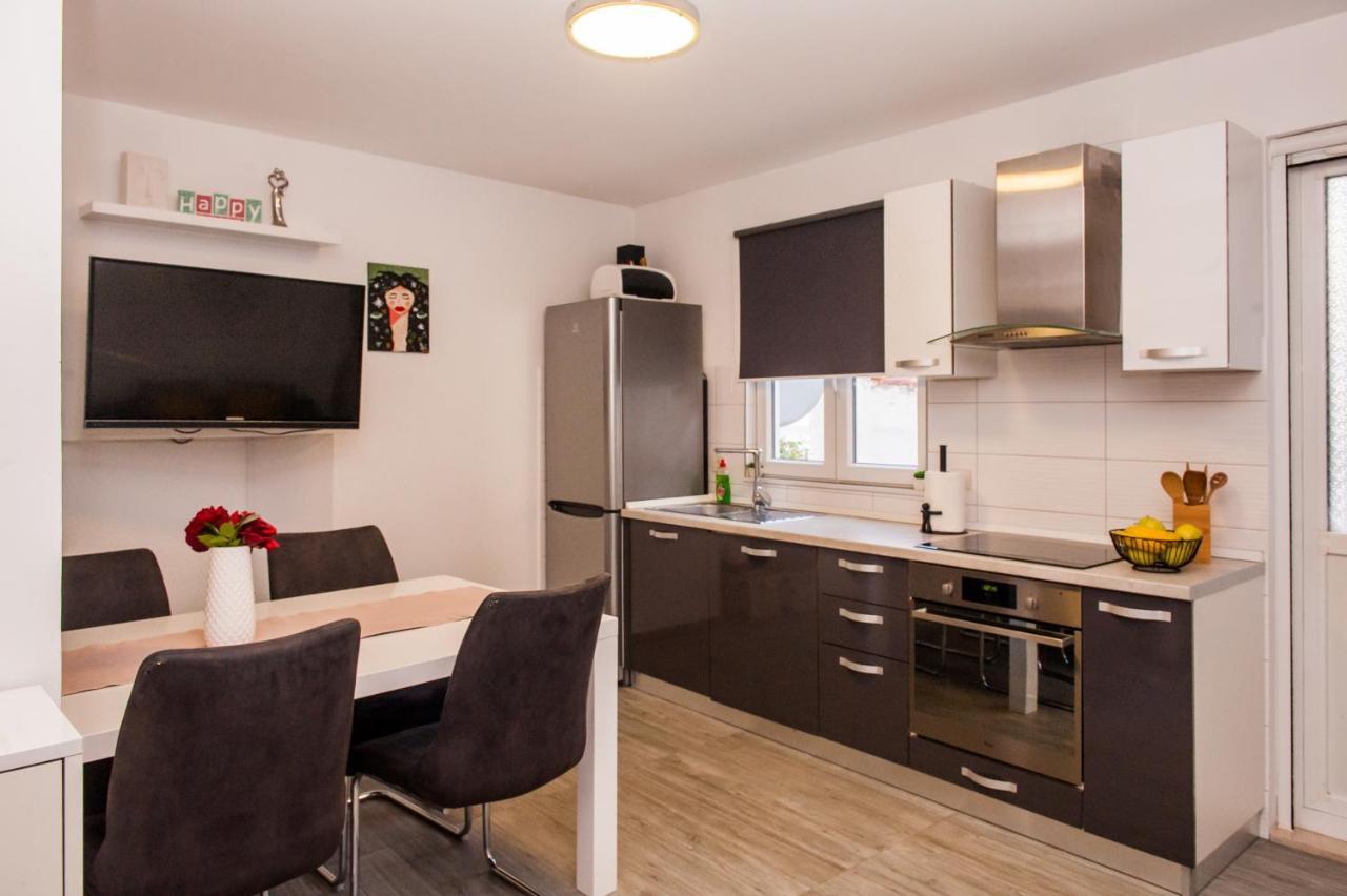 Miki - City Center Apartment With Large Balcony Сплит Екстериор снимка