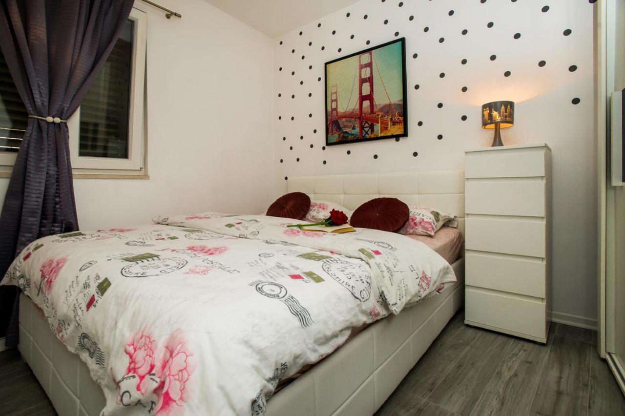Miki - City Center Apartment With Large Balcony Сплит Екстериор снимка