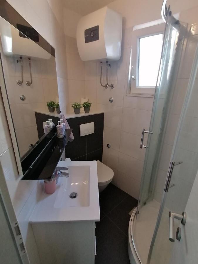 Miki - City Center Apartment With Large Balcony Сплит Екстериор снимка
