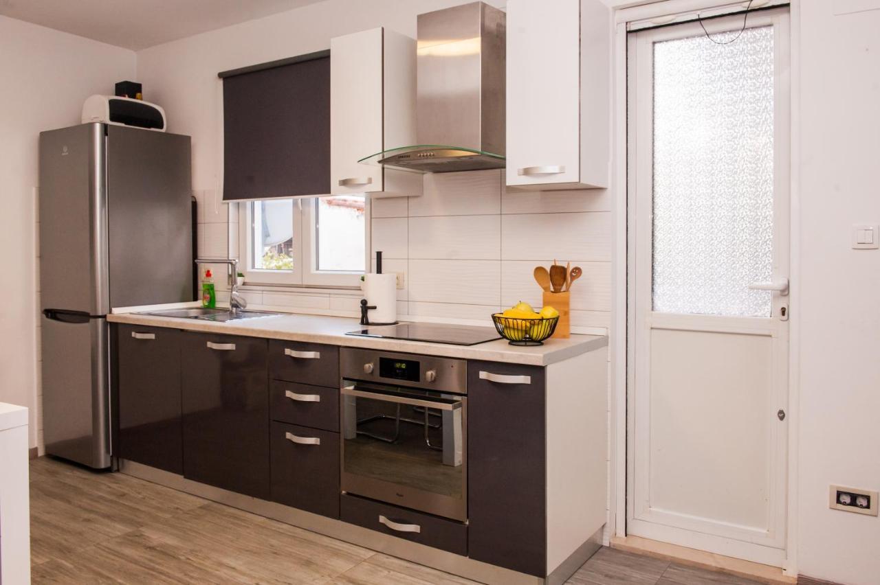Miki - City Center Apartment With Large Balcony Сплит Екстериор снимка