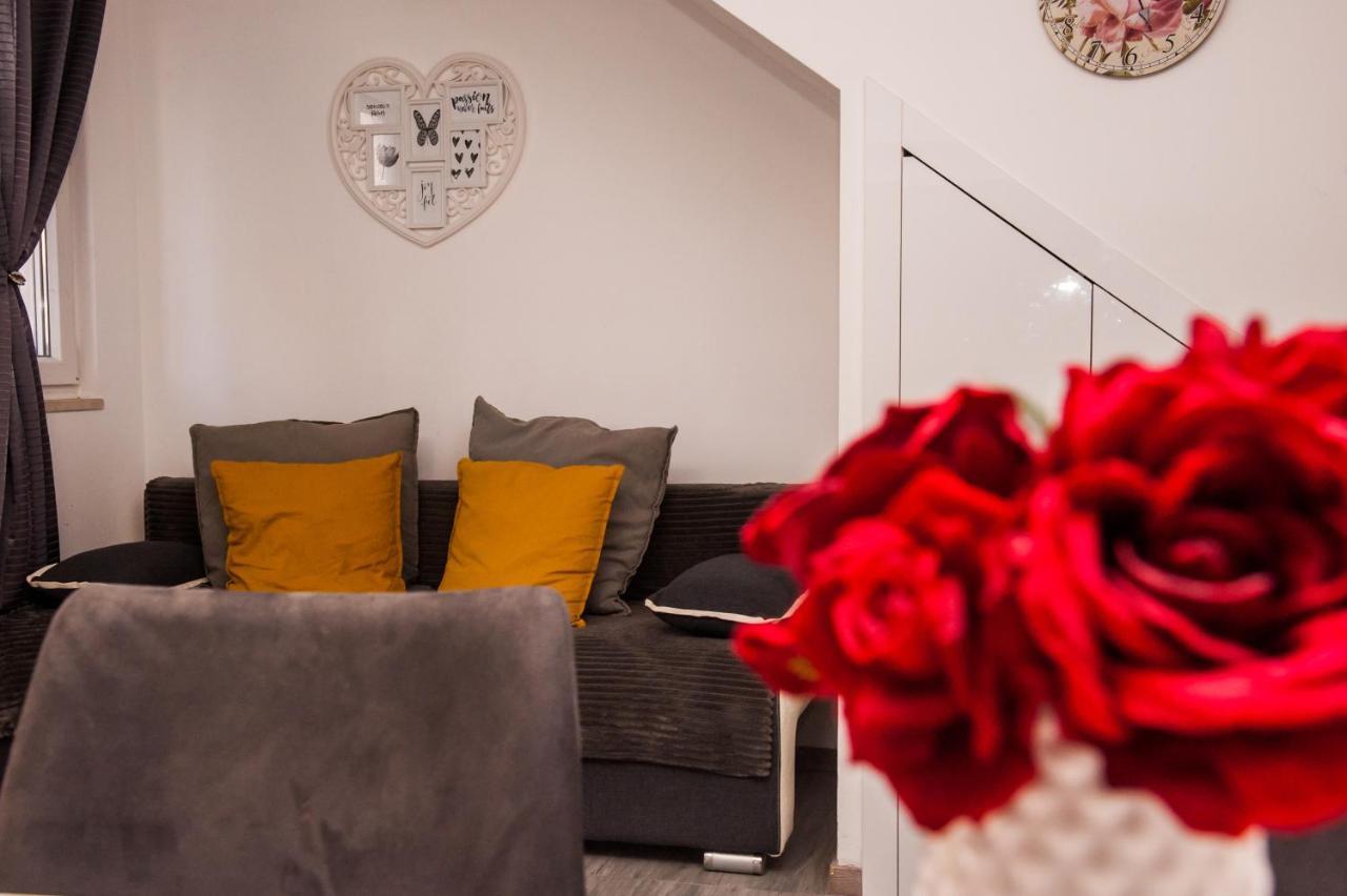 Miki - City Center Apartment With Large Balcony Сплит Екстериор снимка